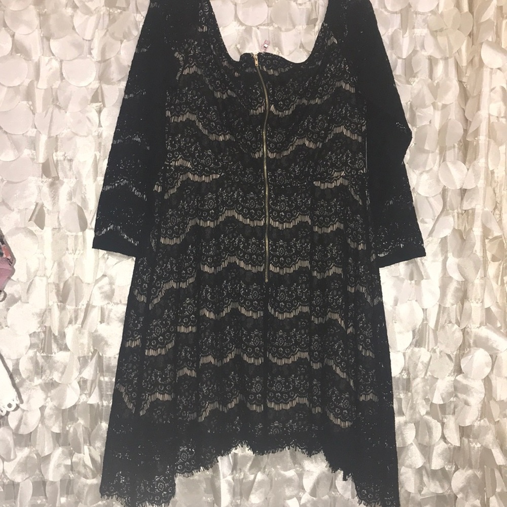 Dress - Picture 3 of 4